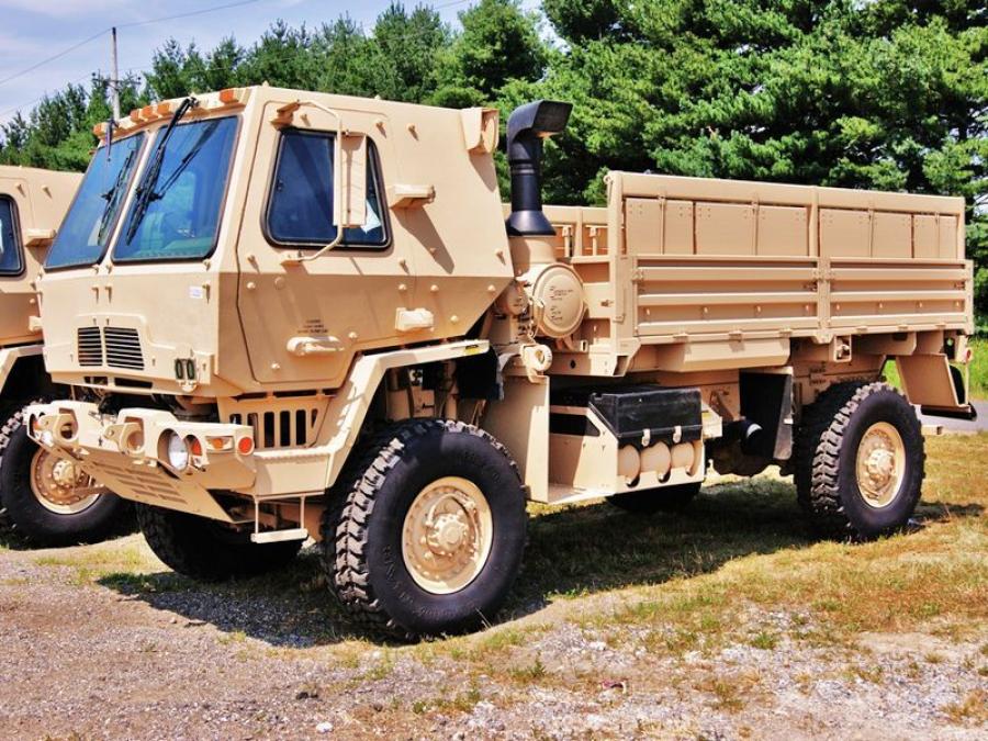  Oshkosh FMTV 4x4 Cargo (M1078 A1P2) 2010 года  (фото 2 из 4)